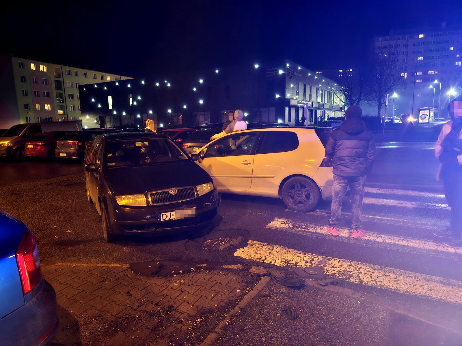 kolizja-wygladaa-niegroznie-a-i-tak-dwie-osoby-w-szpitalu-122274
