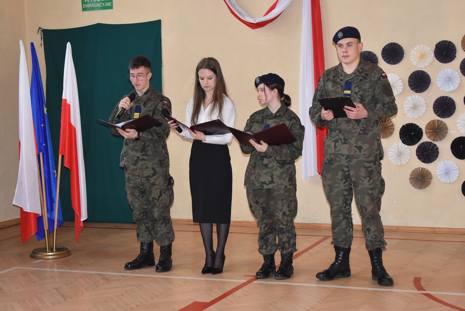 historyczny-dzien-dla-piechowickiej-szkoy-122367