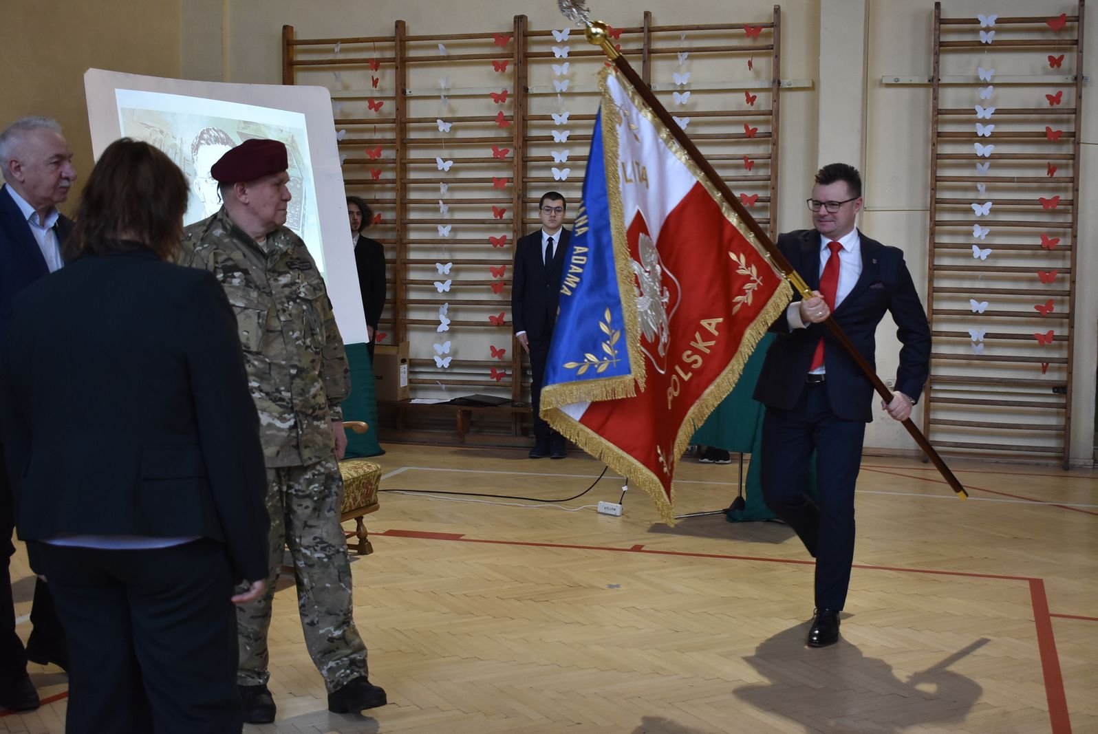 historyczny-dzien-dla-piechowickiej-szkoy-122367
