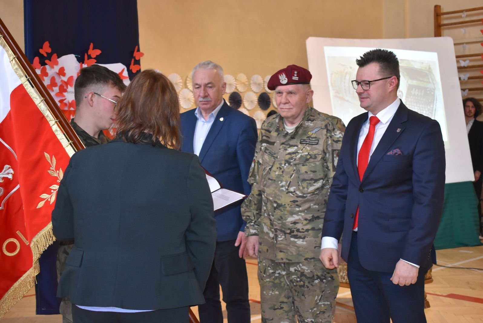 historyczny-dzien-dla-piechowickiej-szkoy-122367