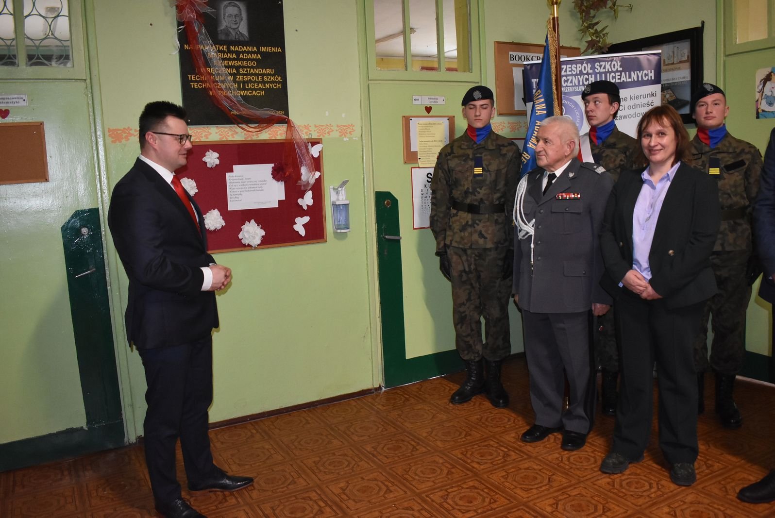 historyczny-dzien-dla-piechowickiej-szkoy-122367