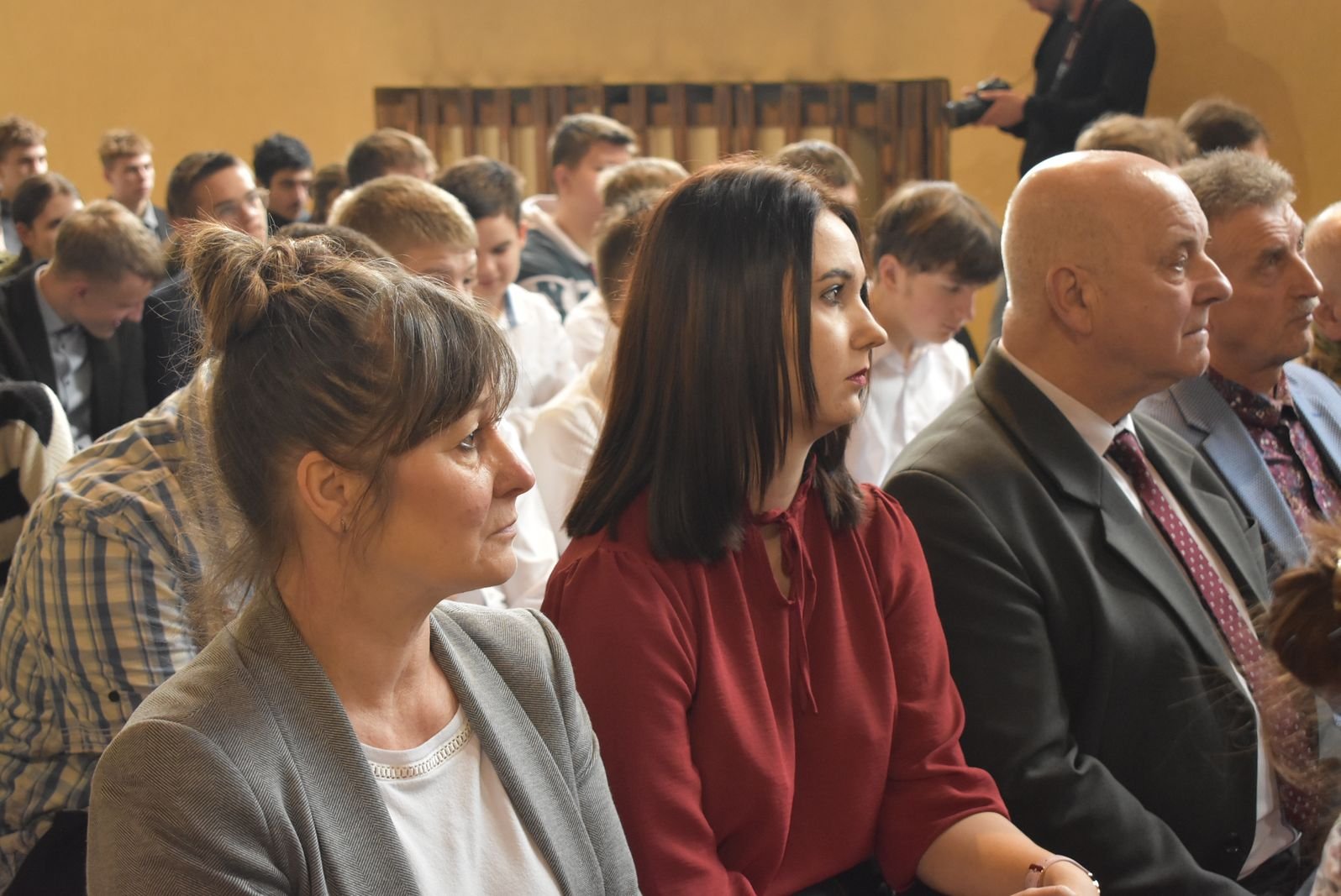 Kamila Misztela (na zdjęciu w środku)