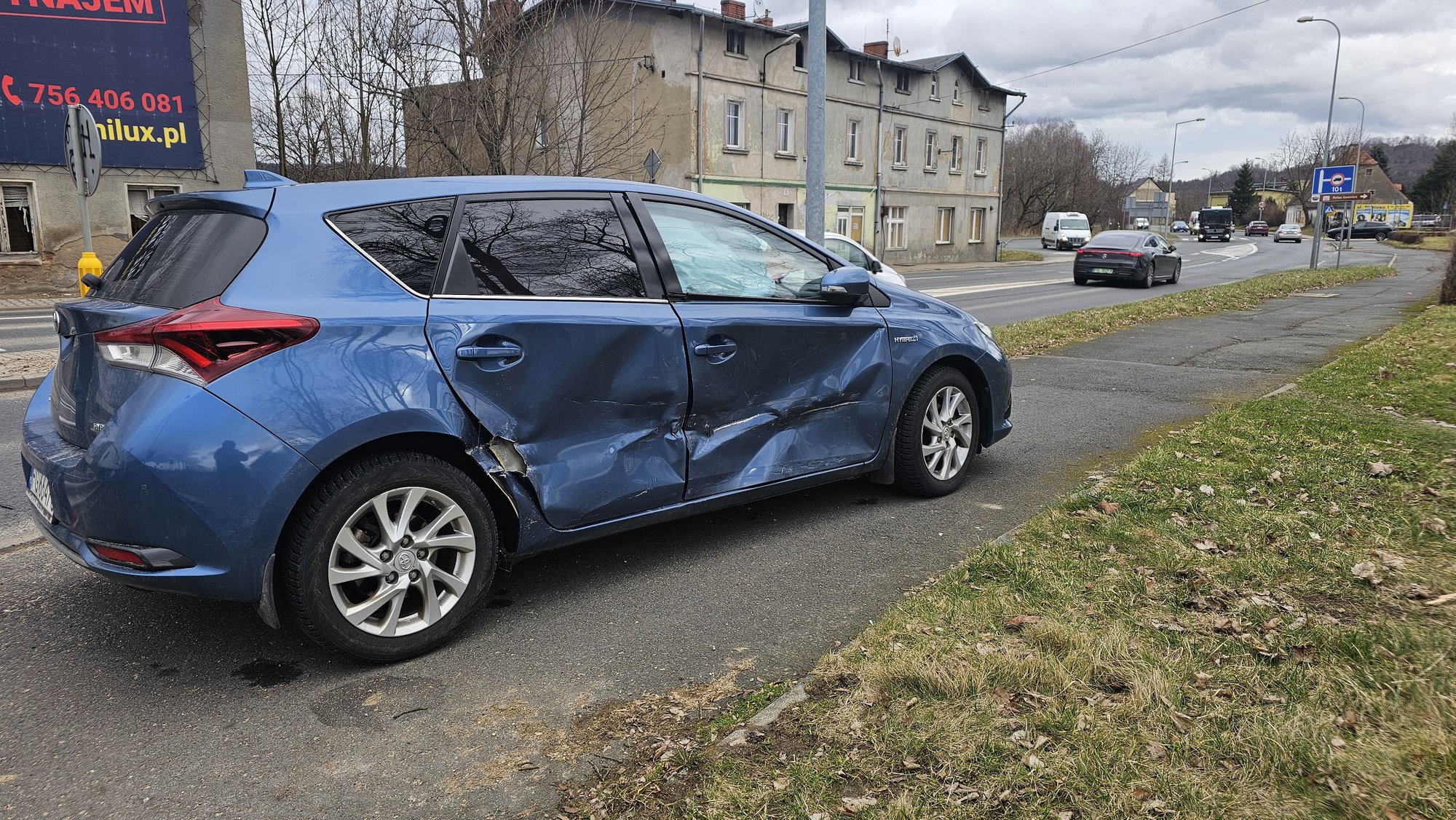 zderzenie-toyoty-i-renault-122585