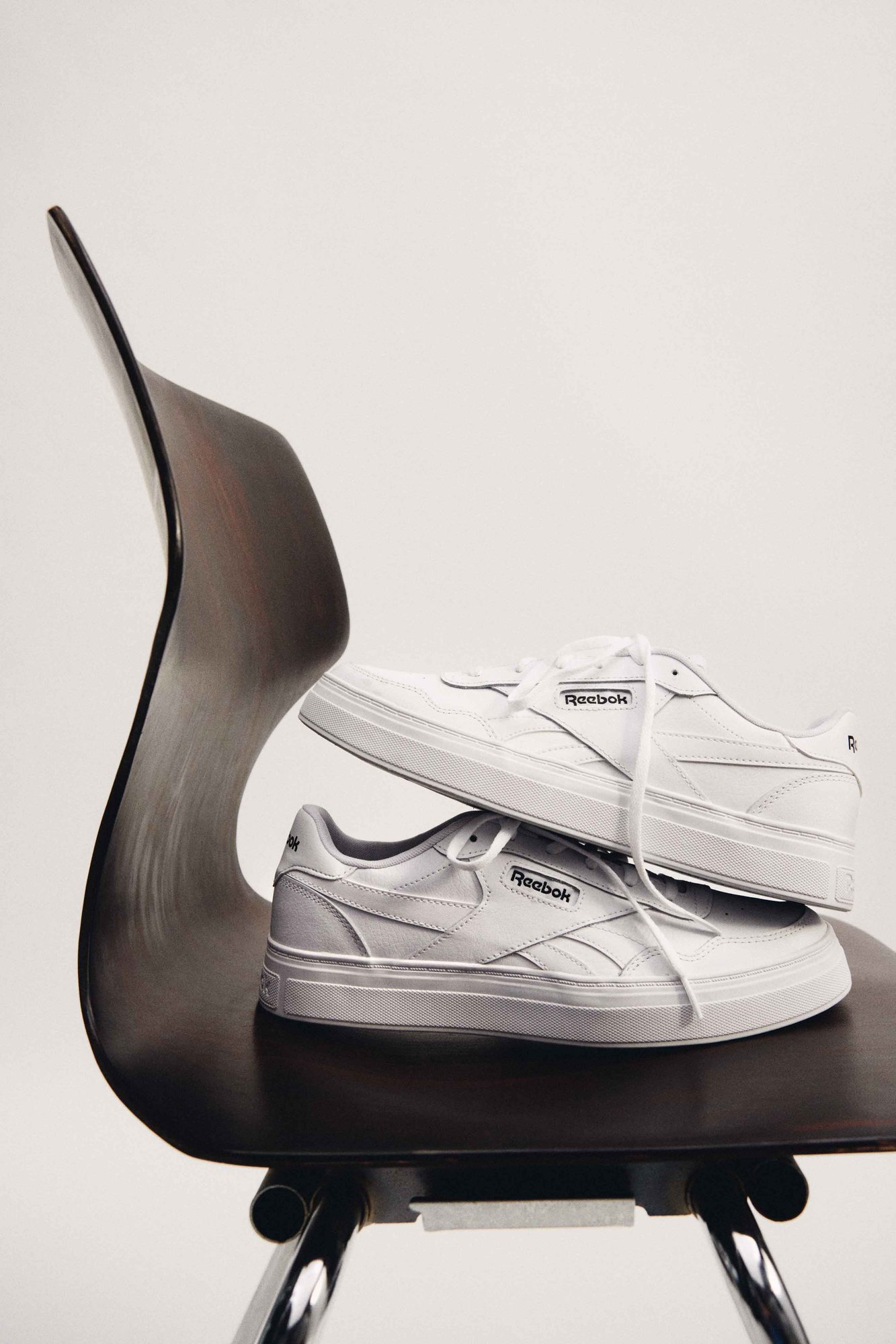 sneakersy-meskie-czy-da-sie-je-wystylizowac-tak-by-wygladay-klasycznie-i-elegancko-122604