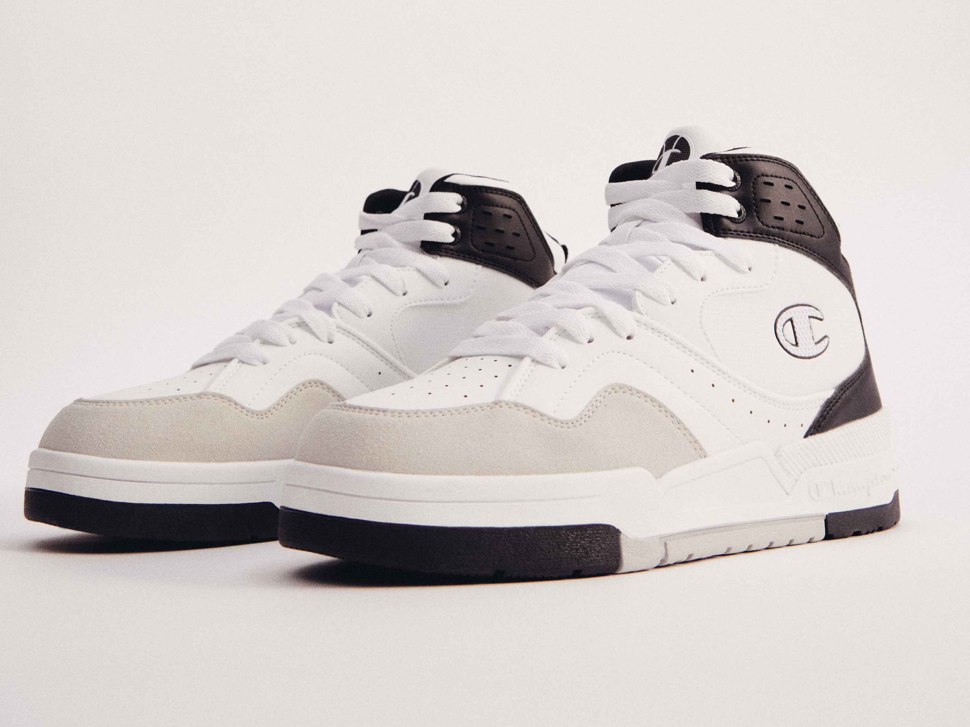 sneakersy-meskie-czy-da-sie-je-wystylizowac-tak-by-wygladay-klasycznie-i-elegancko-122604