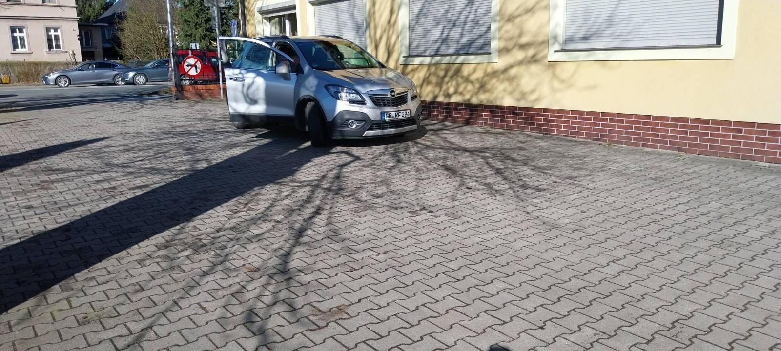 dosta-1500-z-mandatu-122639