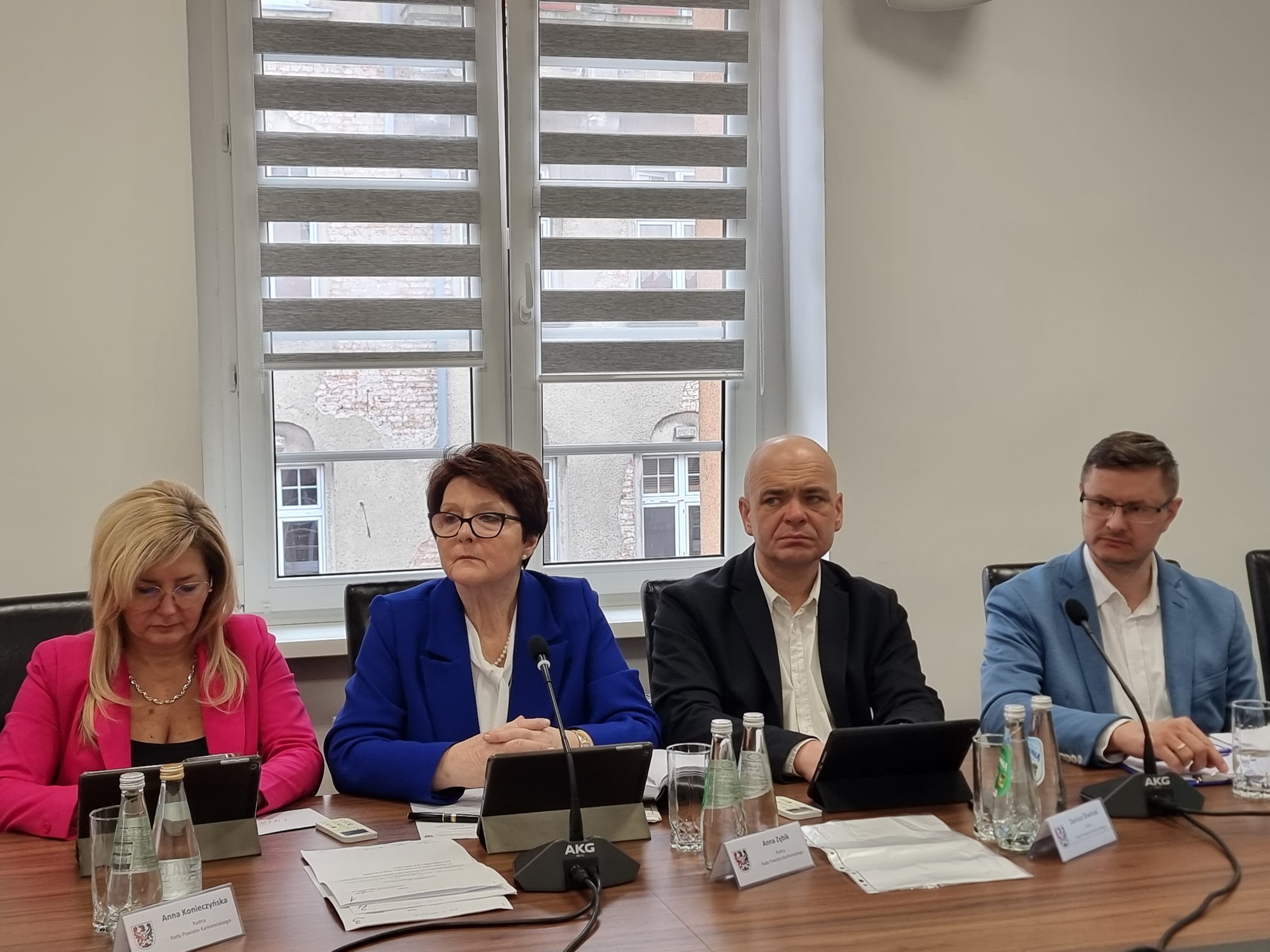 radni-powiatowi-debatuja-122703