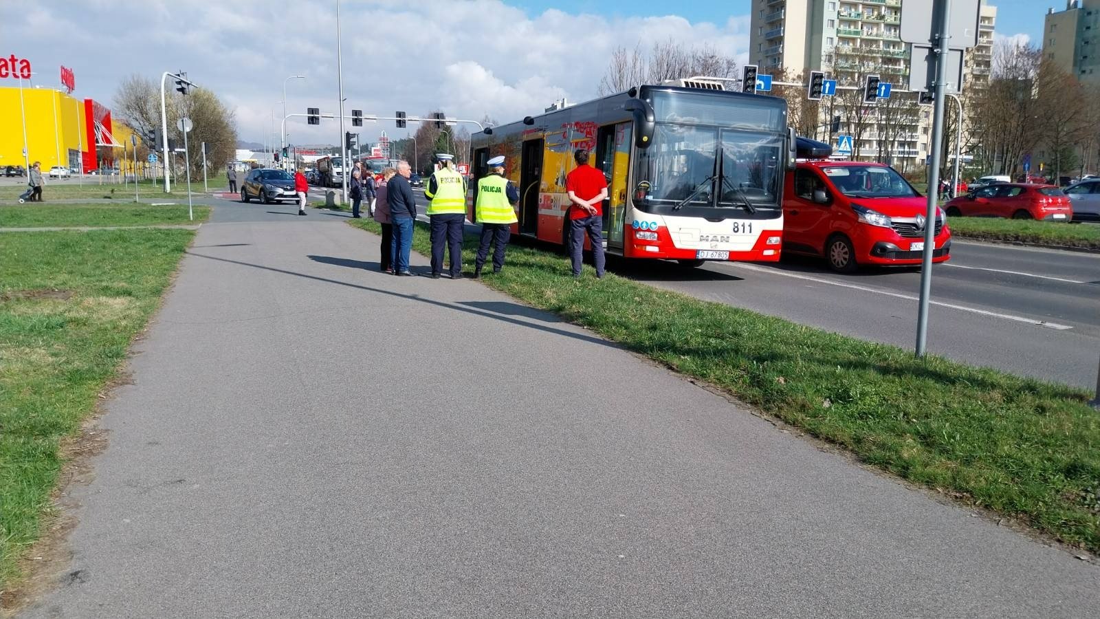 autobus-z-osobowym-122838