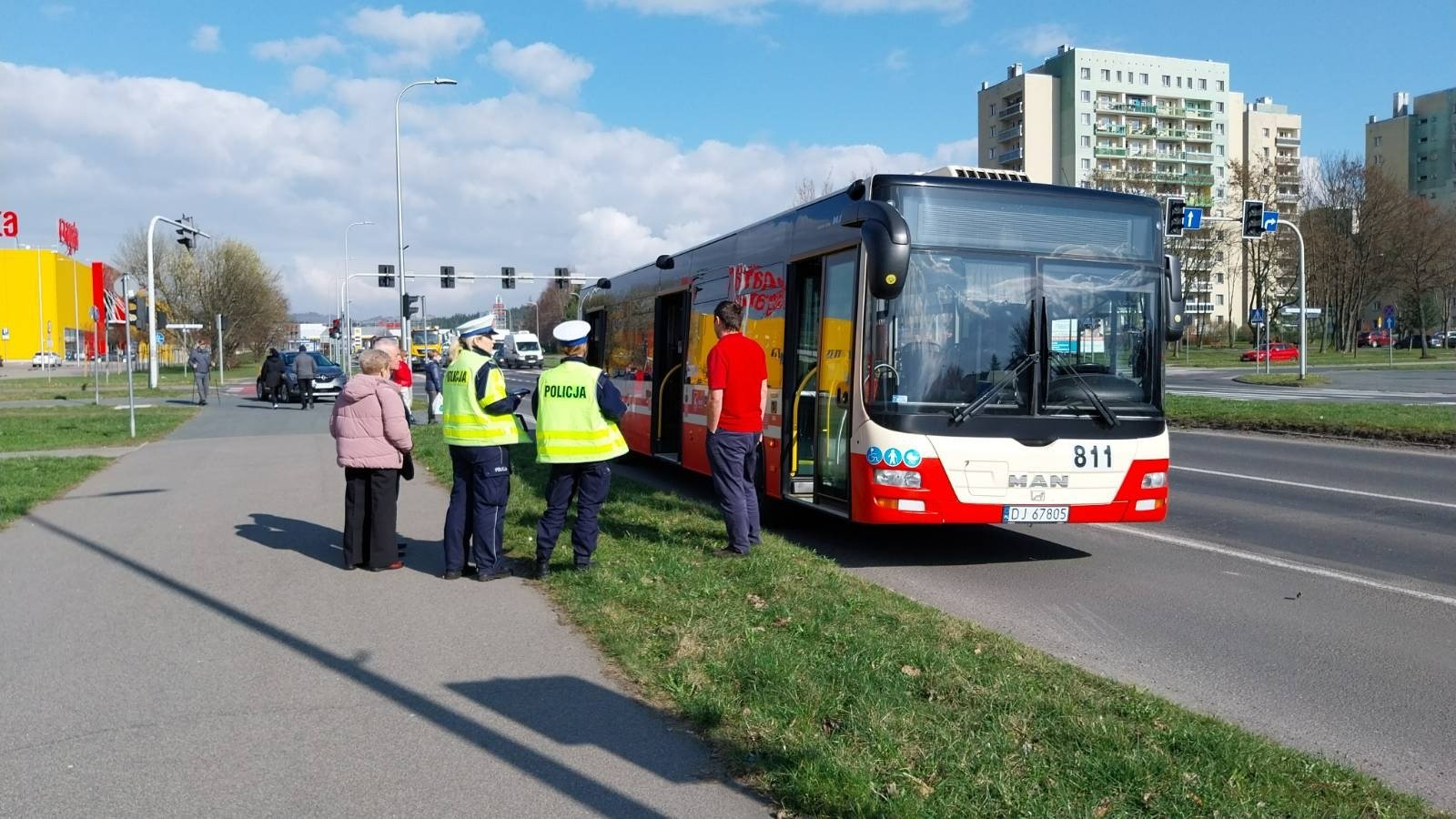 autobus-z-osobowym-122838