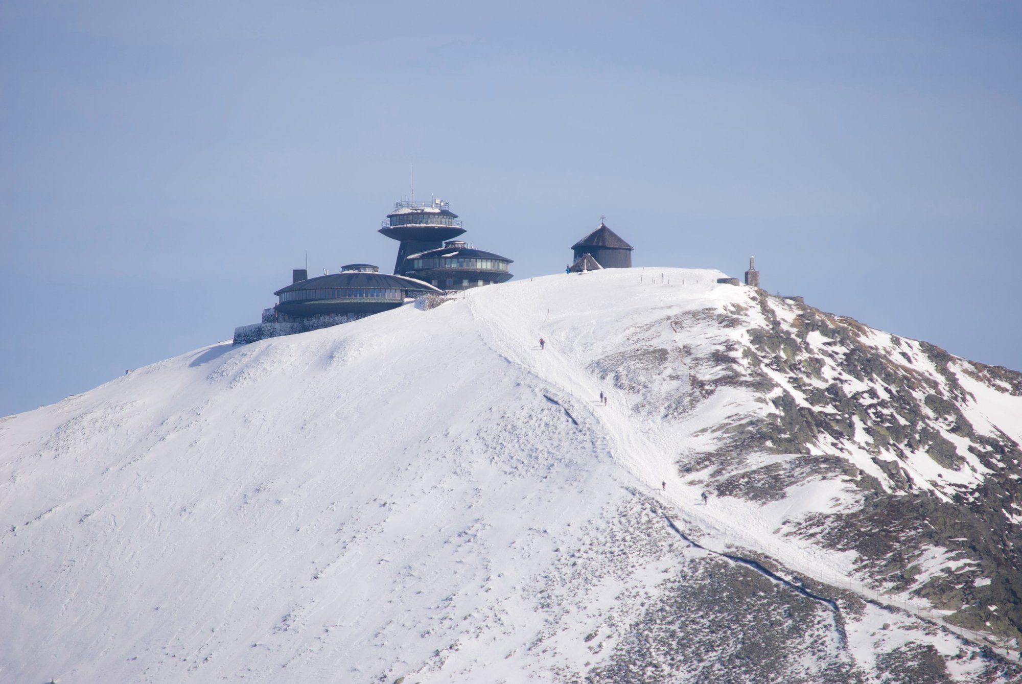 sniegu-na-sniezce-coraz-mniej-122850