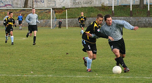 gornik-wabrzych-wygrywa-w-pikarskiej-swietej-wojnie-12302