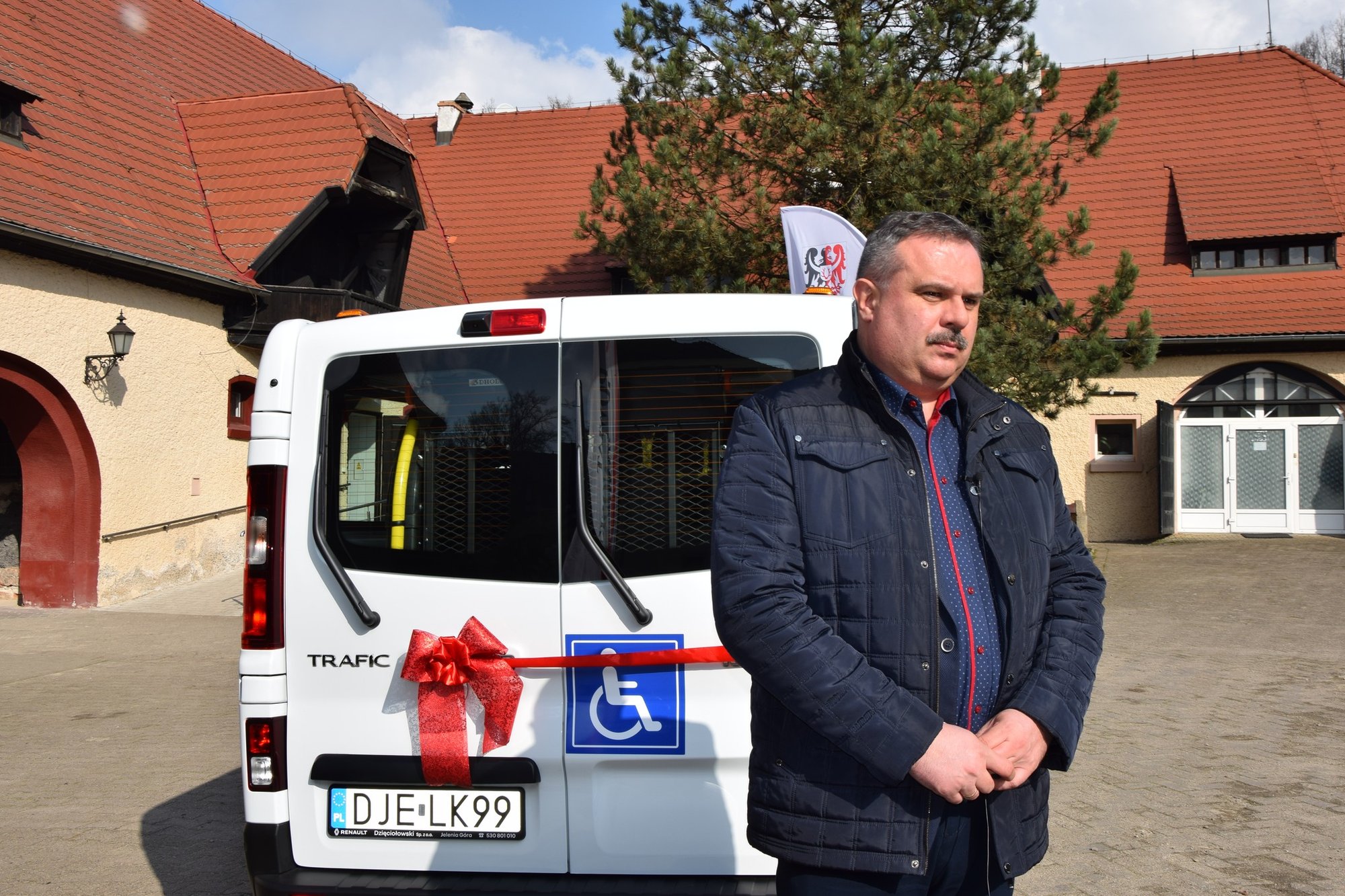 bus-od-starostwa-karkonoskiego-dla-dps-123048