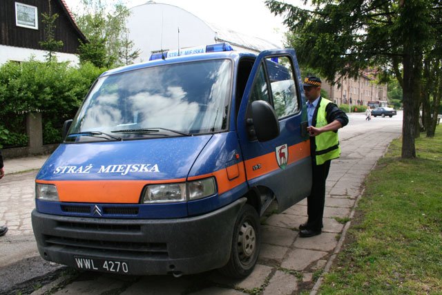 Na razie jeleniogórscy strażnicy miejscy nie będą ścigali dłużników, ale jeśli pomysł spod Szrenicy spodoba się władzy w stolicy Karkonoszy, to kto wie?