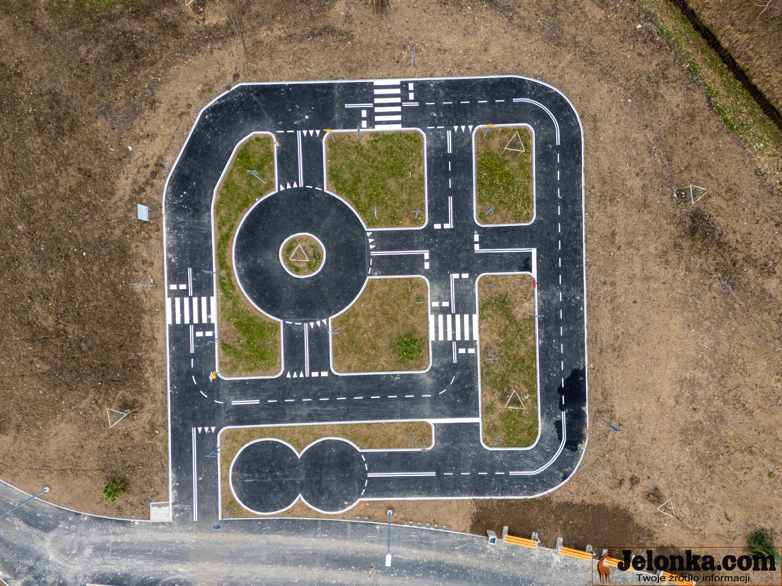 tumy-na-stanicy-rowerowej-123073