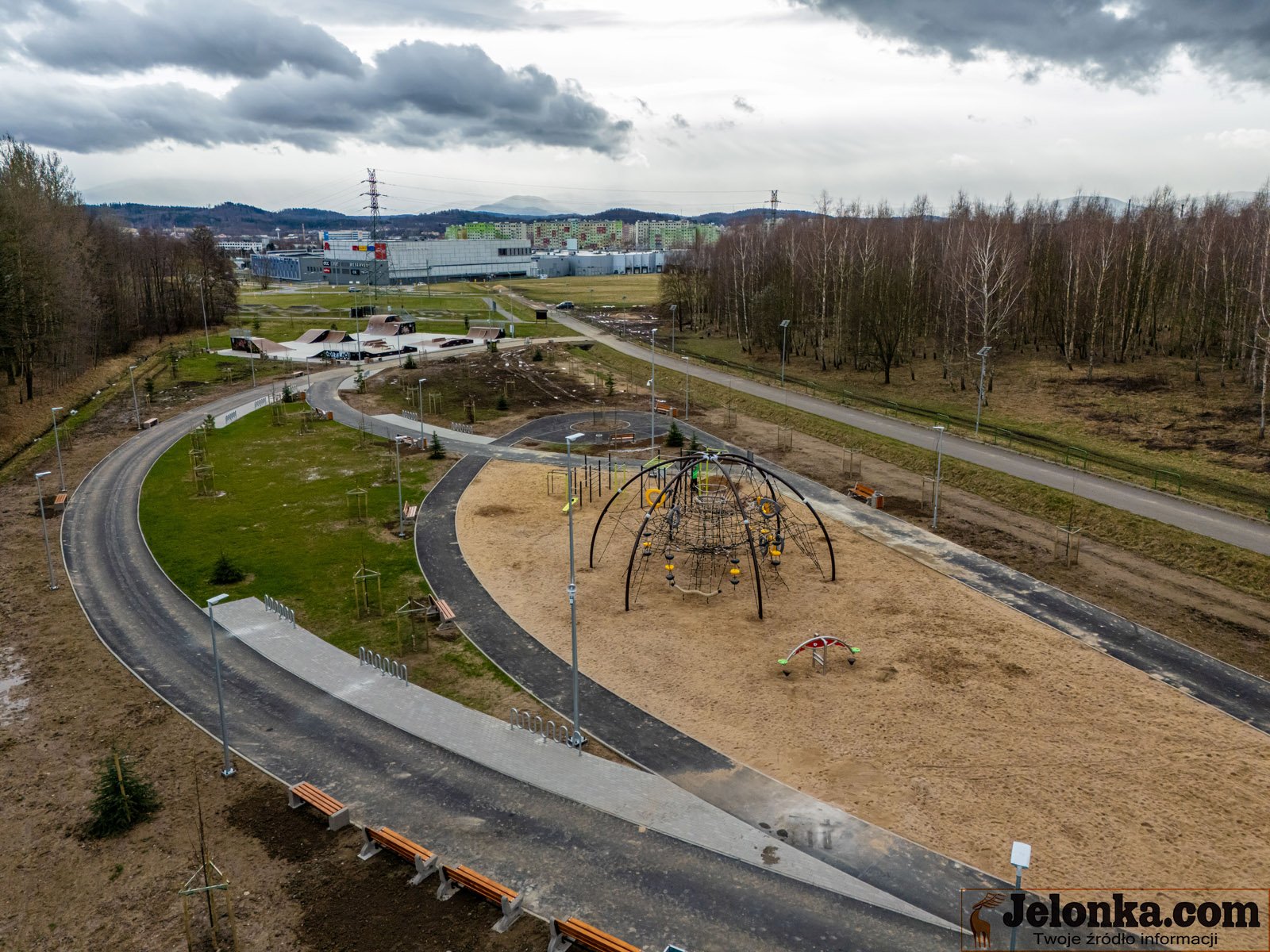 tumy-na-stanicy-rowerowej-123073