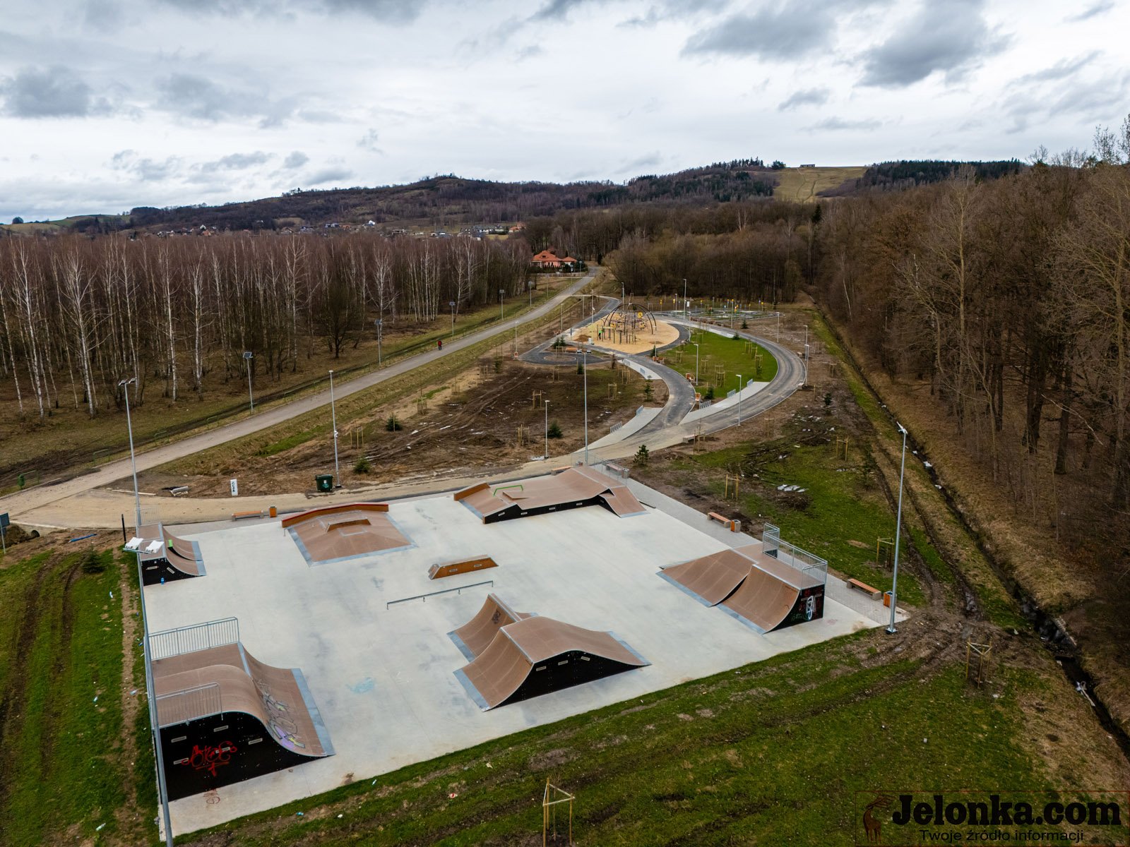 tumy-na-stanicy-rowerowej-123073