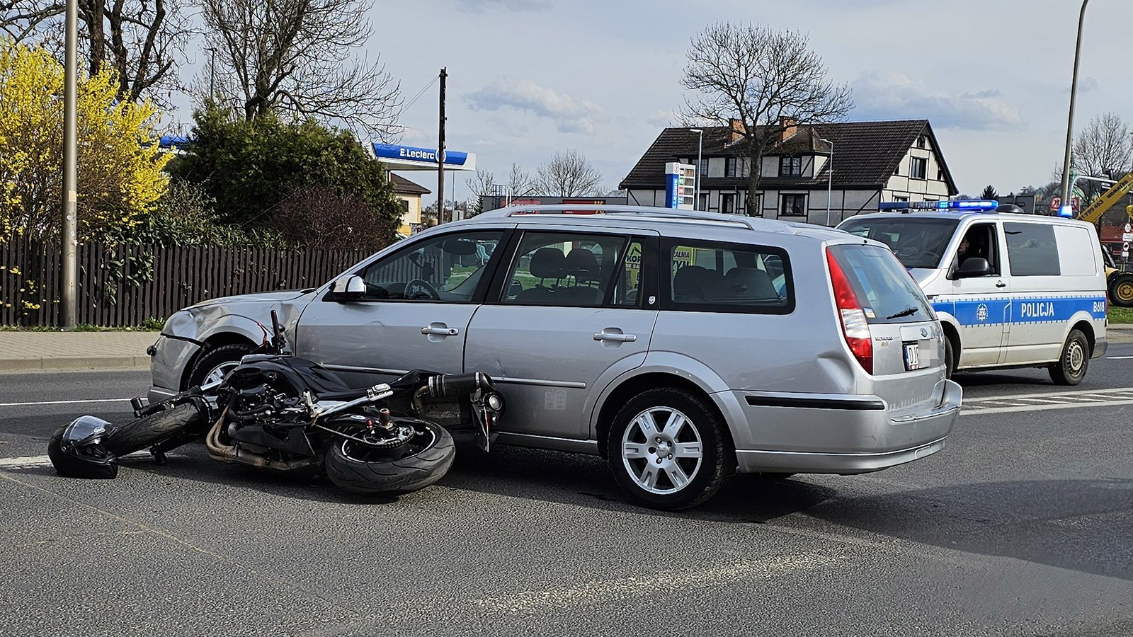 motor-zderzy-sie-z-osobowka-123096
