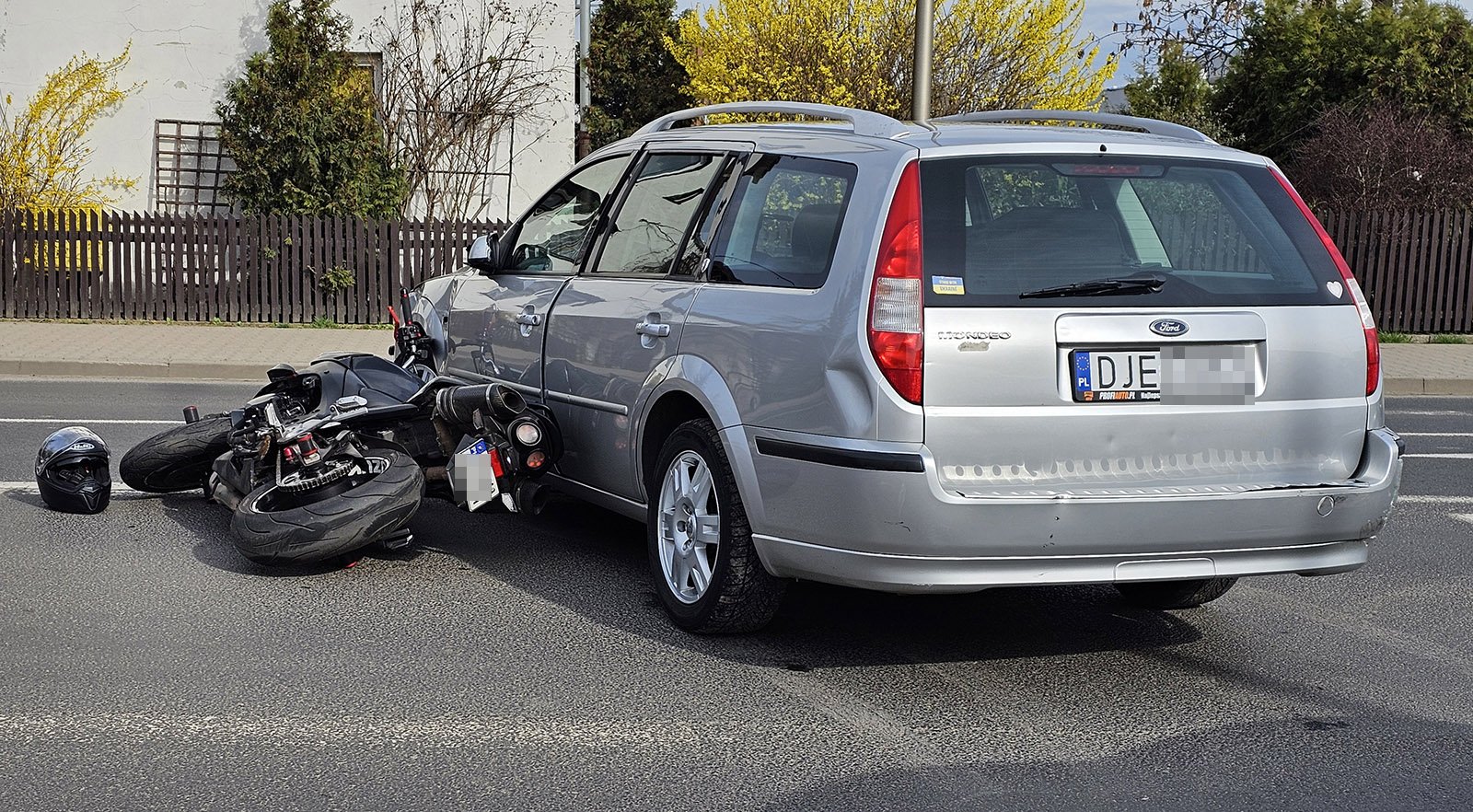 motor-zderzy-sie-z-osobowka-123096