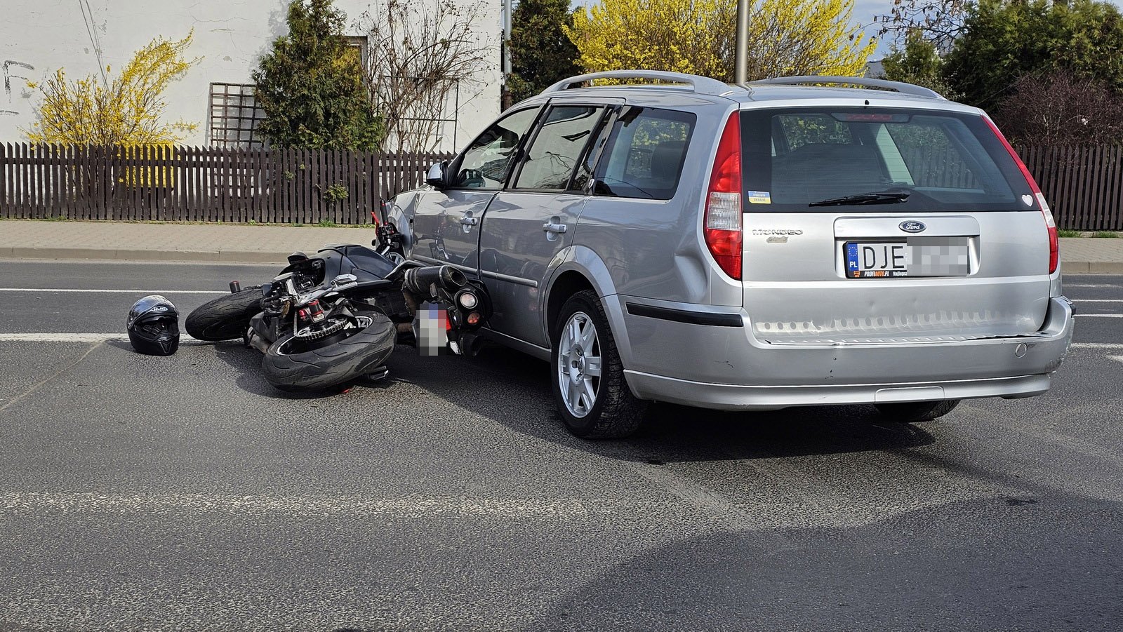 motor-zderzy-sie-z-osobowka-123096