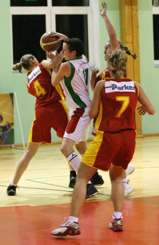 koszykarki-karkonoszy-nadal-bez-ligowej-wygranej-12312
