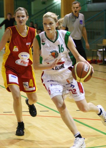 koszykarki-karkonoszy-nadal-bez-ligowej-wygranej-12312