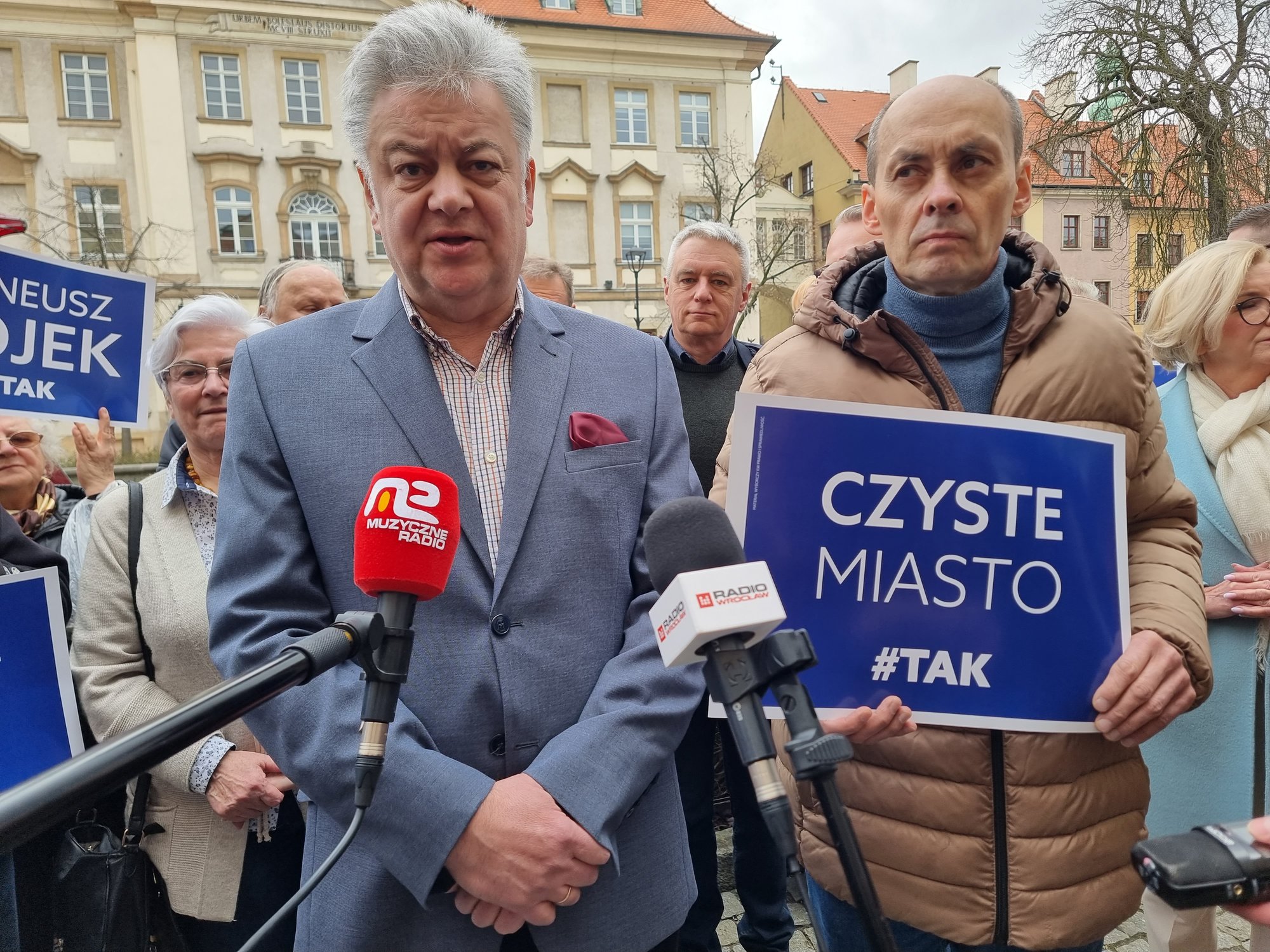 pis-prezentuje-i-obiecuje-123122