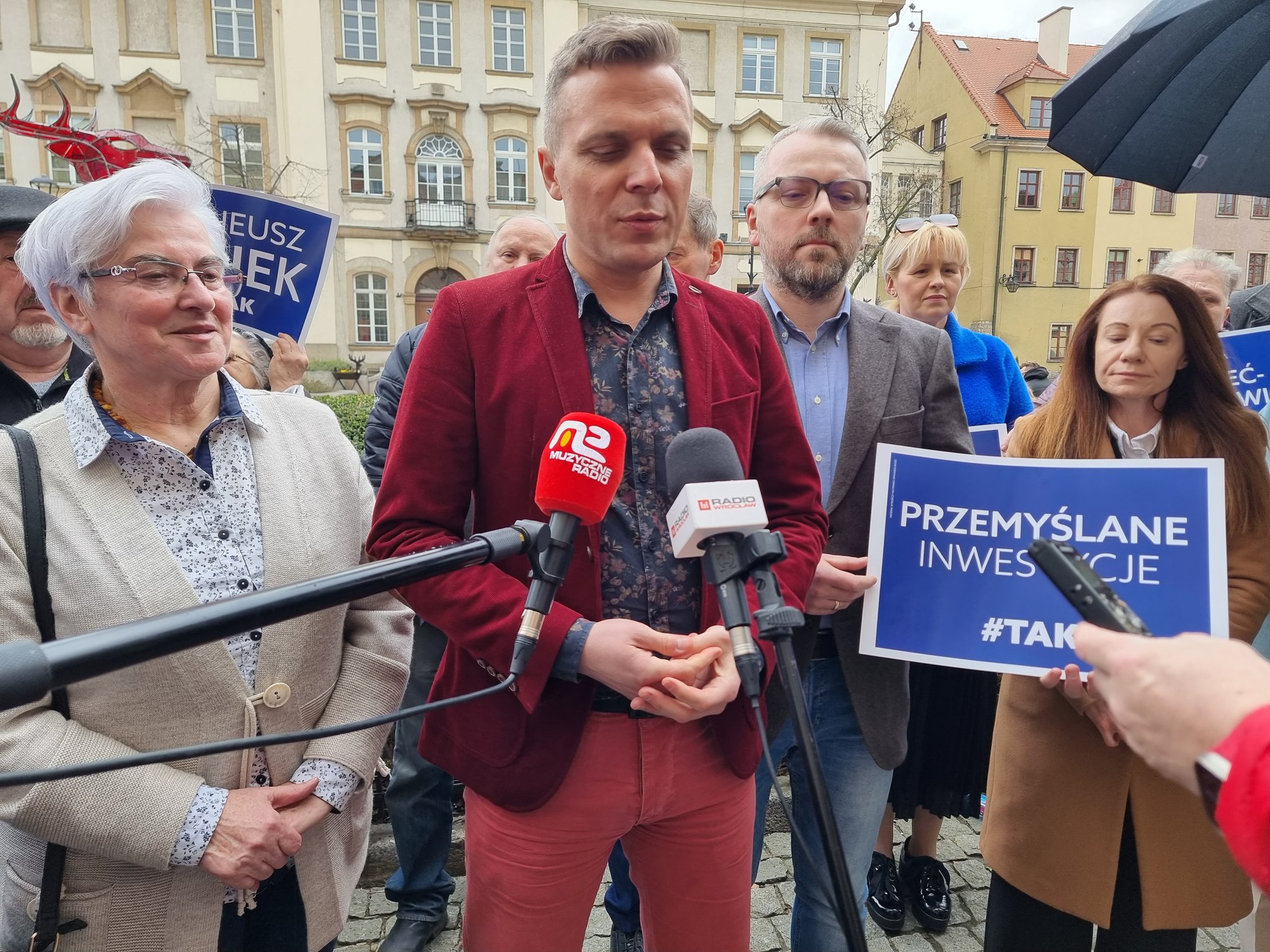pis-prezentuje-i-obiecuje-123122
