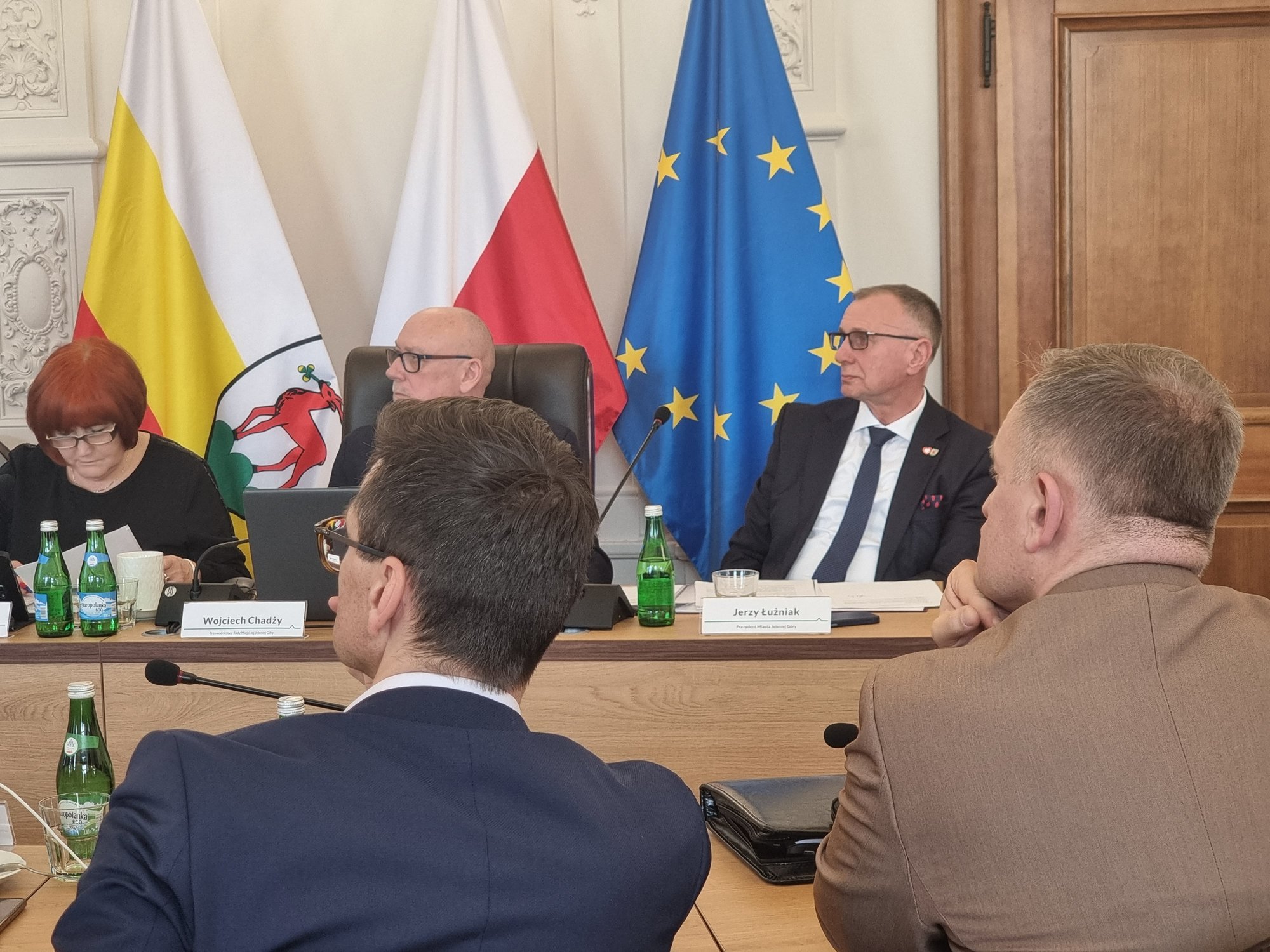 debatuja-o-8-mln-z-123210