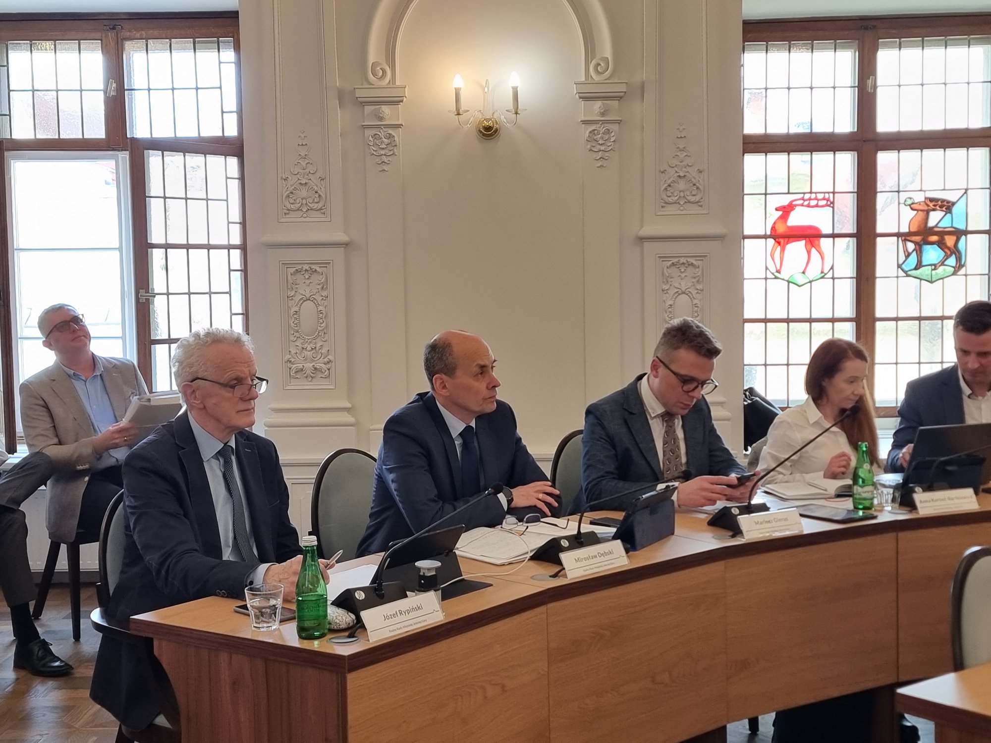 debatuja-o-8-mln-z-123210