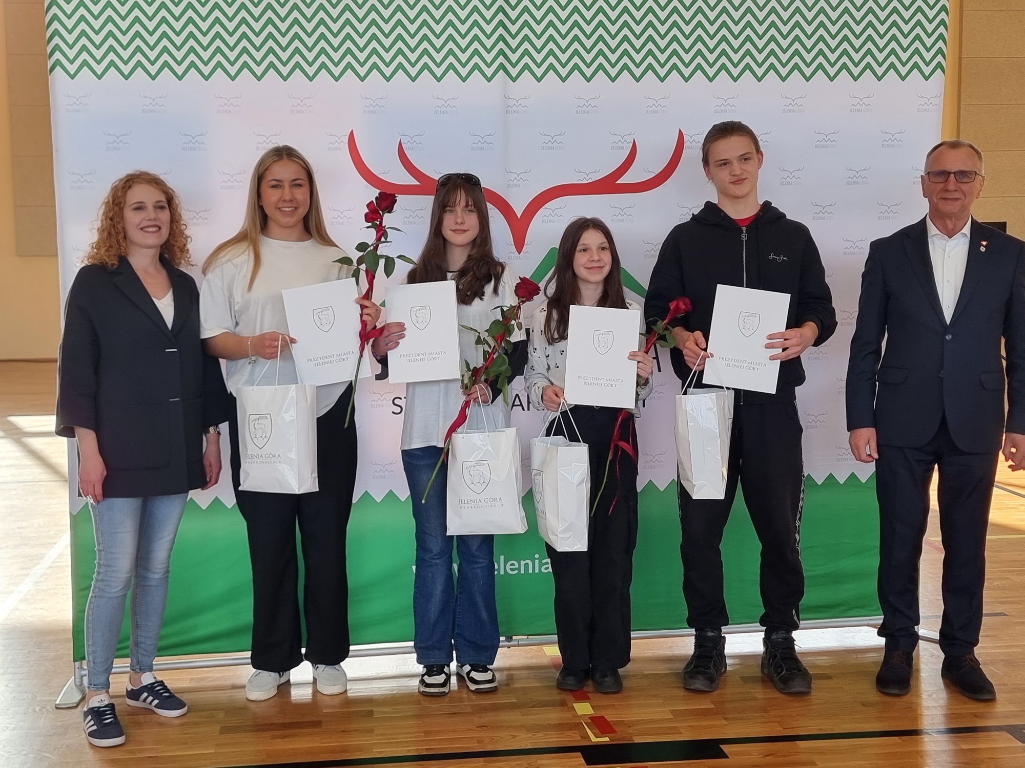 stypendia-i-nagrody-dla-sportowcow-123392