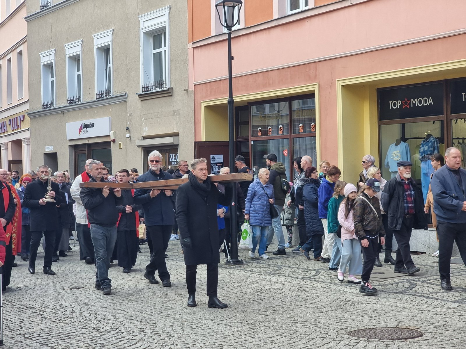 droga-krzyzowa-w-centrum-123464
