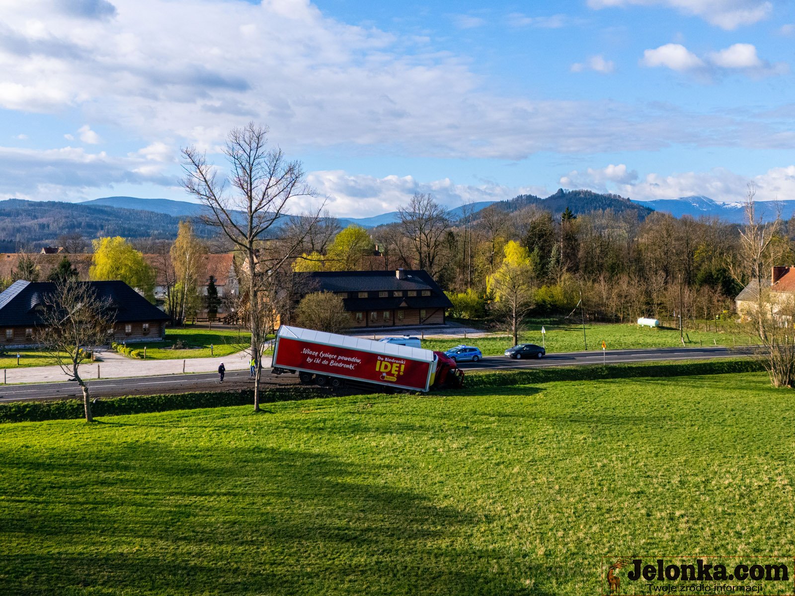 lekarze-walcza-o-zycie-kierowcy-skody-123606
