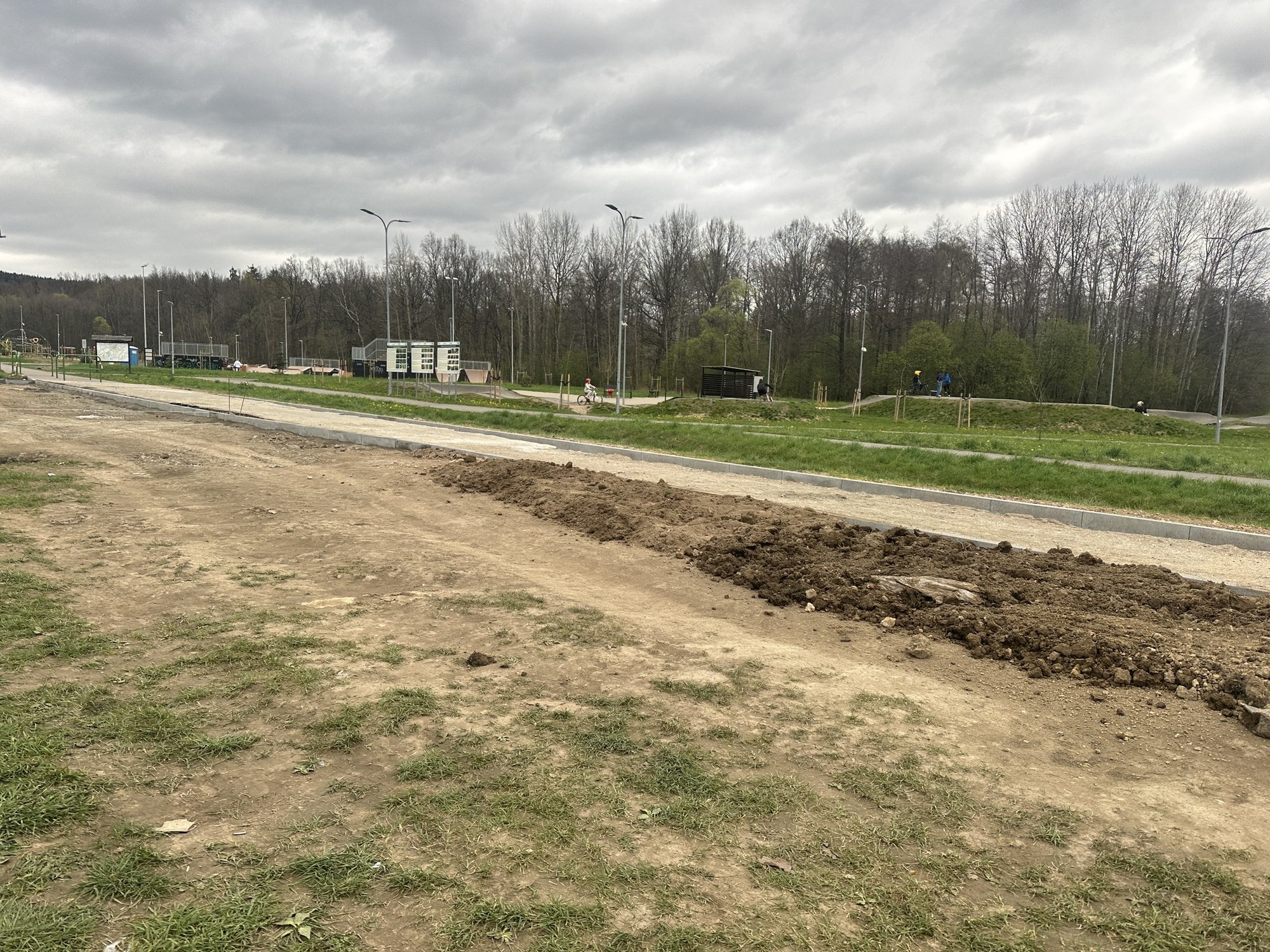 trwa-budowa-drogi-do-stanicy-rowerowej-123811