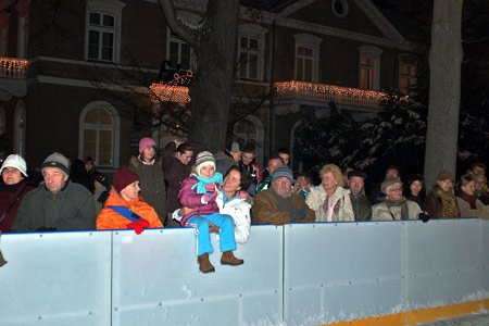 sztuczne-lodowisko-w-koncu-otwarte-12383