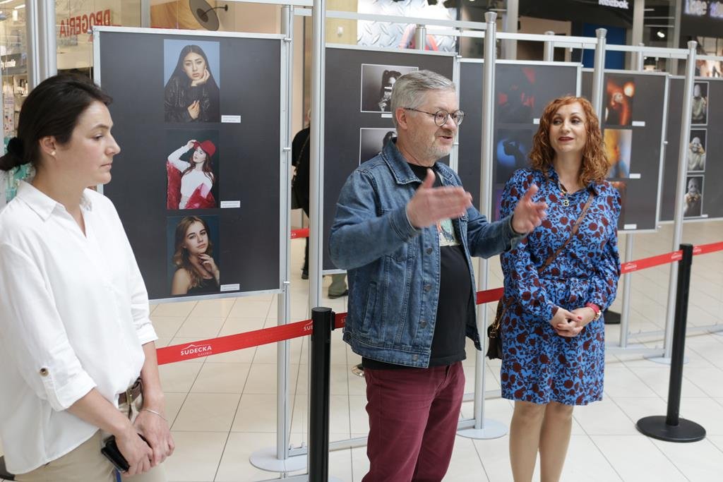 wystawa-fotografii-uczniow-rzemios-w-galerii-sudeckiej-123830