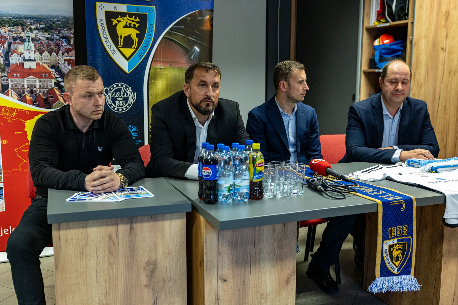 prowadzi-klub-z-ekstraklasy-teraz-czas-na-karkonosze-123912