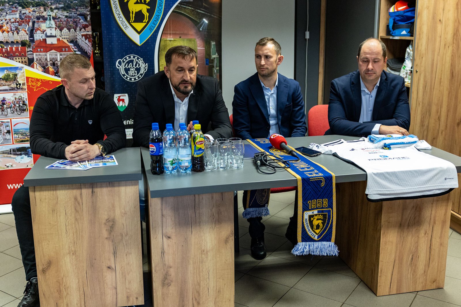 prowadzi-klub-z-ekstraklasy-teraz-czas-na-karkonosze-123912