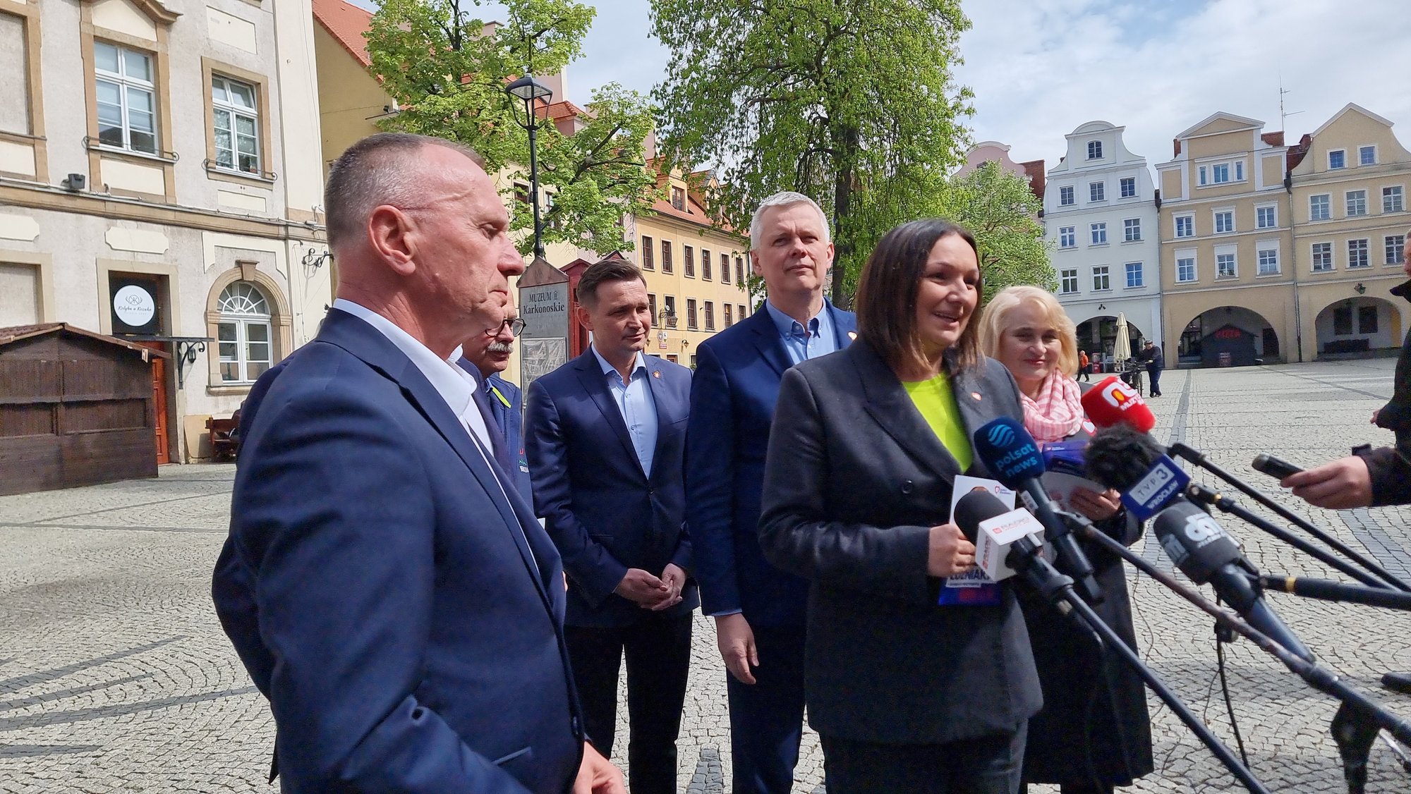 minister-wicemarszaek-i-prezydent-ze-wsparciem-dla-j-uzniaka-123918
