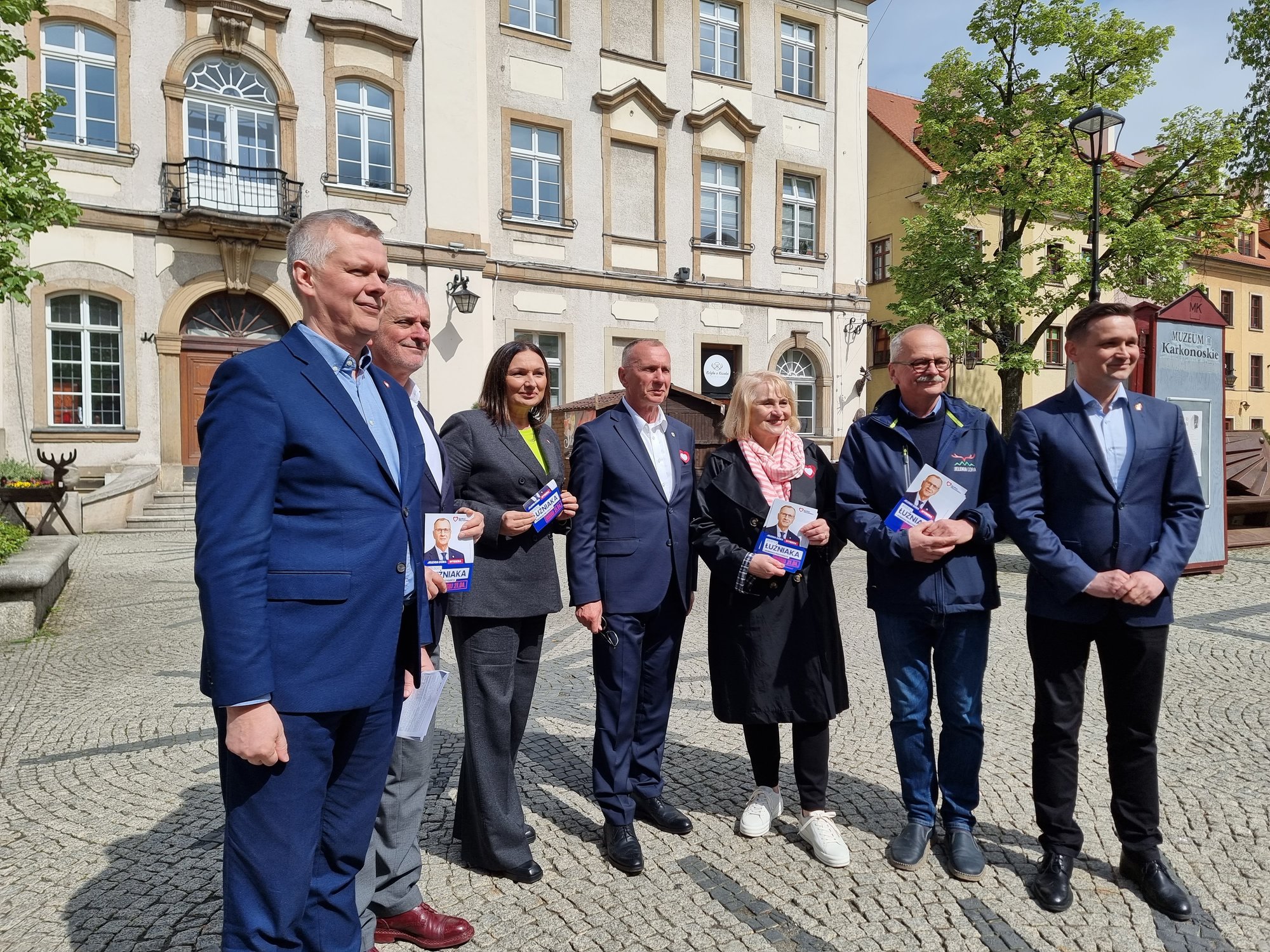 minister-wicemarszaek-i-prezydent-ze-wsparciem-dla-j-uzniaka-123918