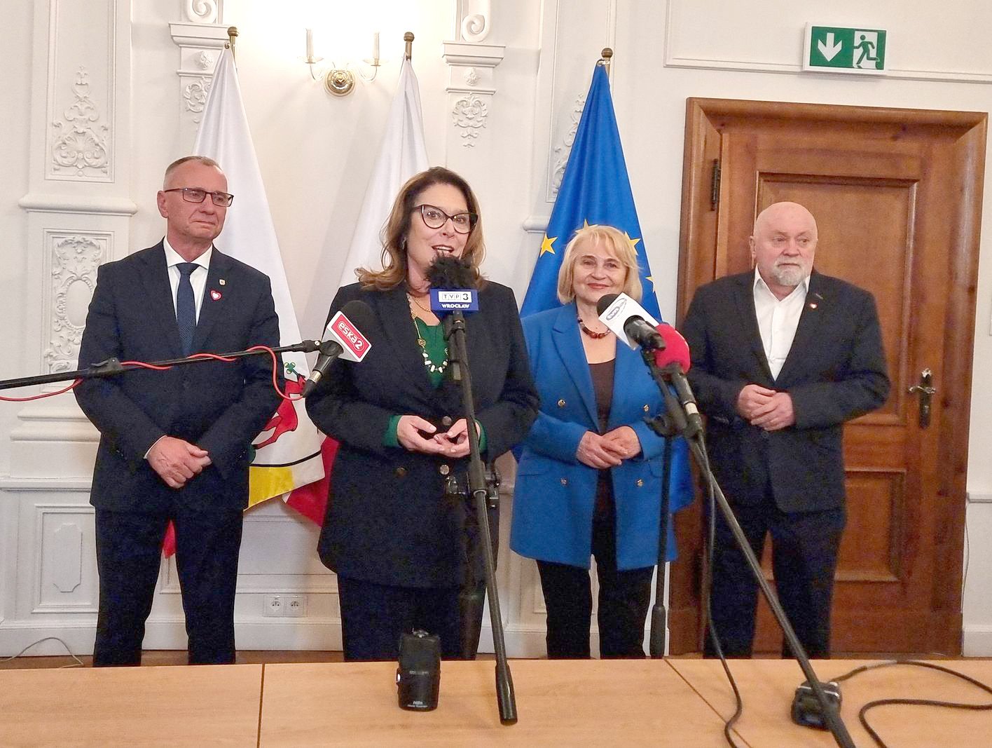 jerzy-uzniak-ze-wsparciem-marszaek-senatu-123963