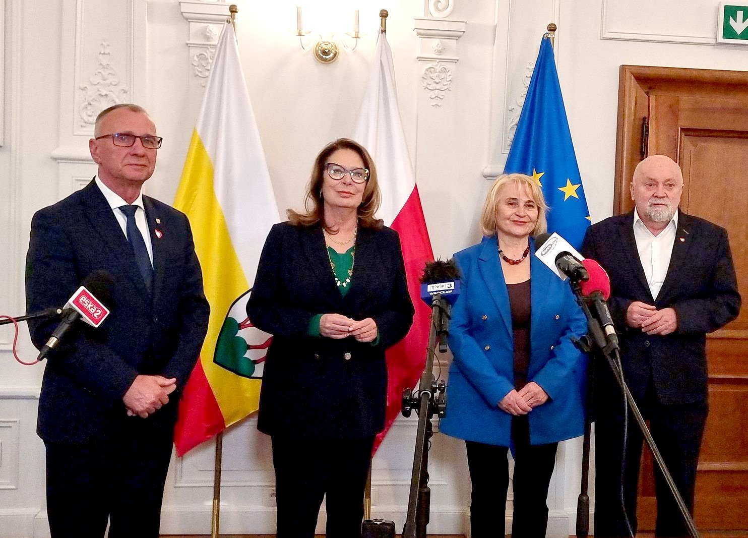 jerzy-uzniak-ze-wsparciem-marszaek-senatu-123963