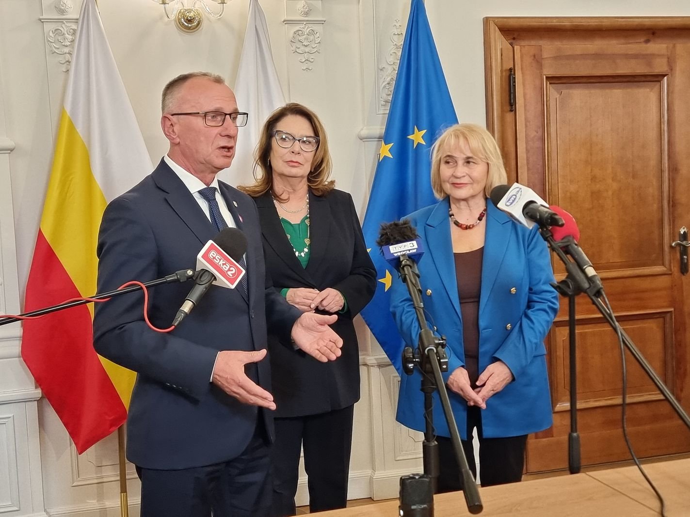 jerzy-uzniak-ze-wsparciem-marszaek-senatu-123963