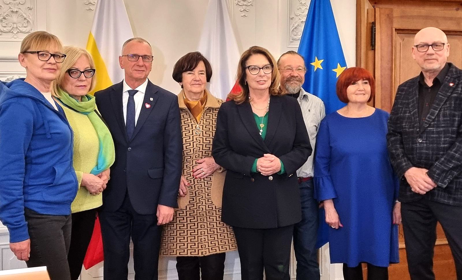 jerzy-uzniak-ze-wsparciem-marszaek-senatu-123963