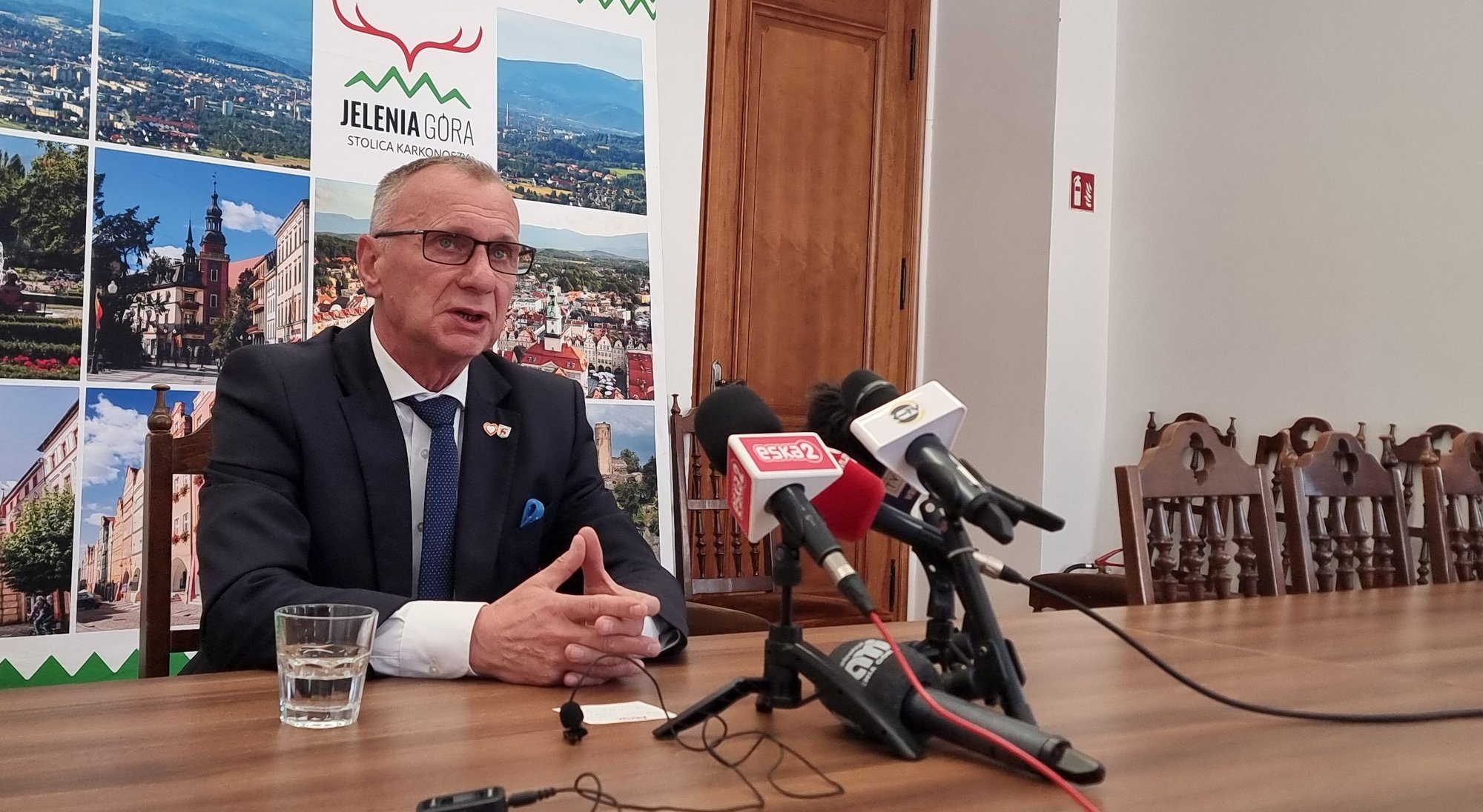 j-uzniak-to-bya-brutalna-kampania-124075