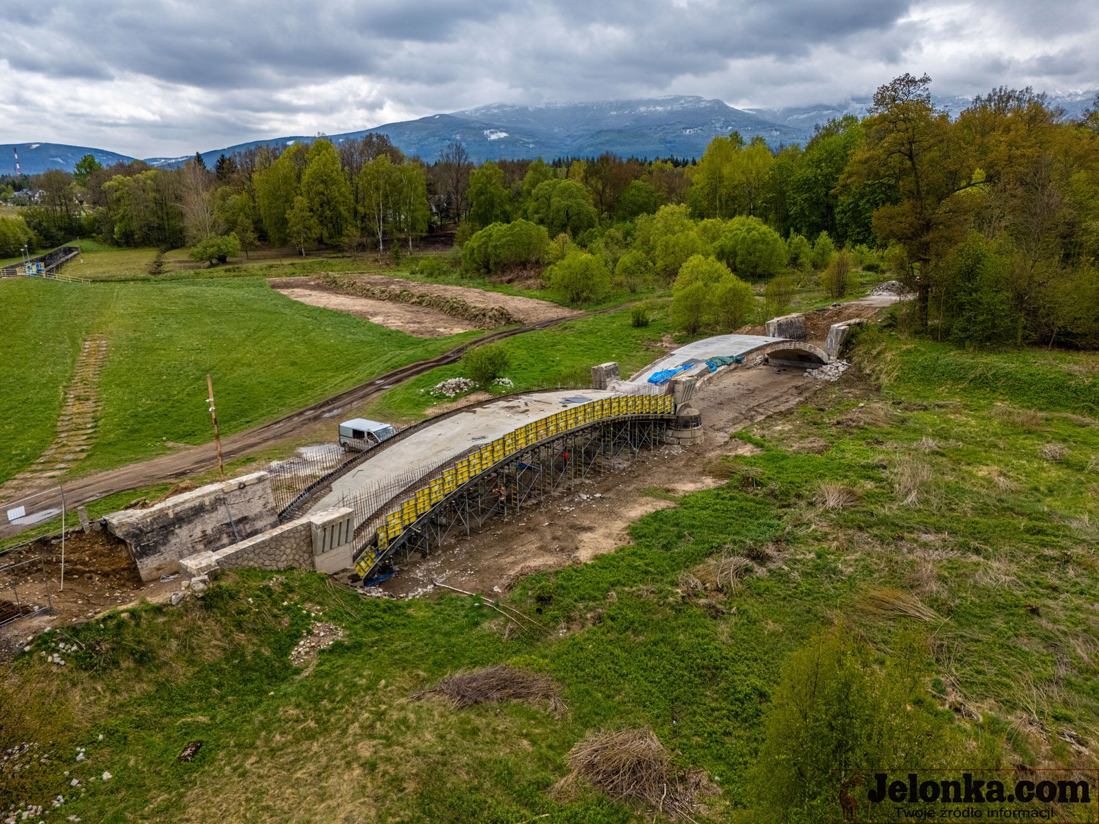 powiat-kontynuuje-remont-mostu-124104