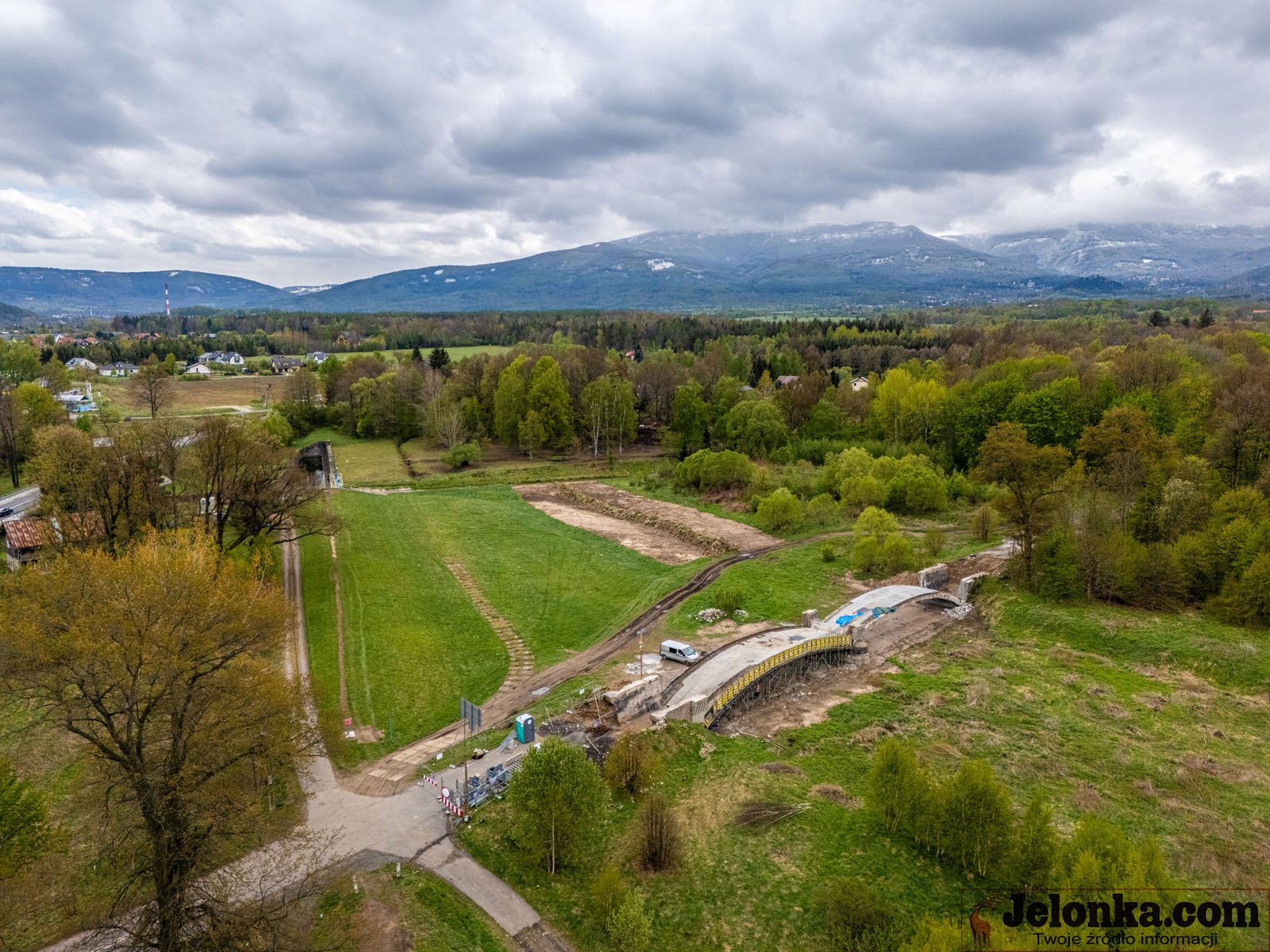 powiat-kontynuuje-remont-mostu-124104