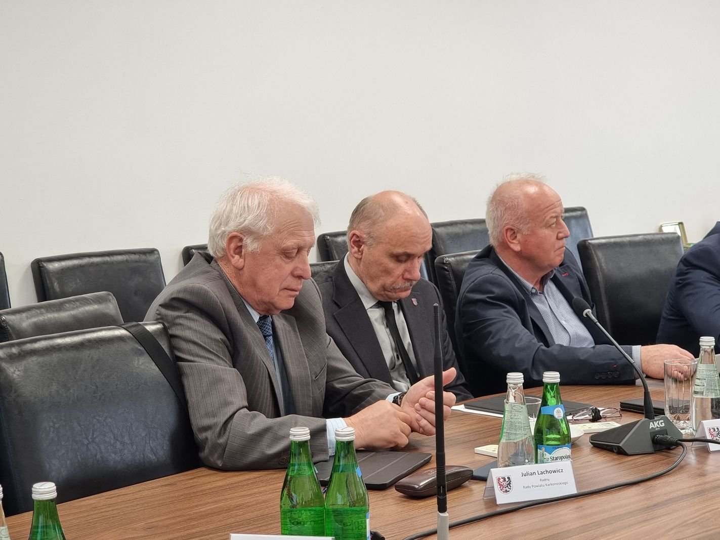 ostatnia-sesja-w-powiecie-124142