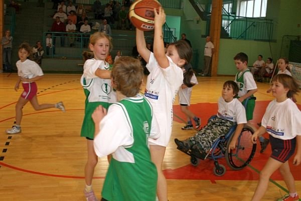 pewna-wygrana-juniorek-mks-mos-karkonosze-12416