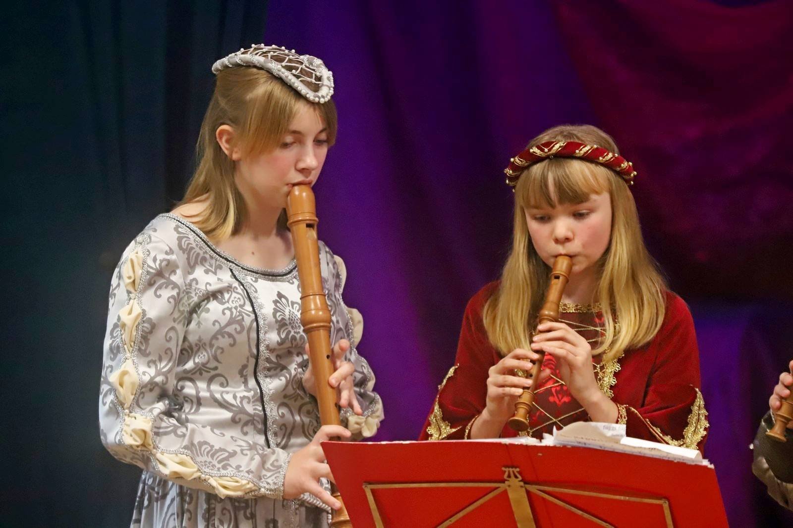 dzieci-zafascynowane-muzyka-dawna-124184