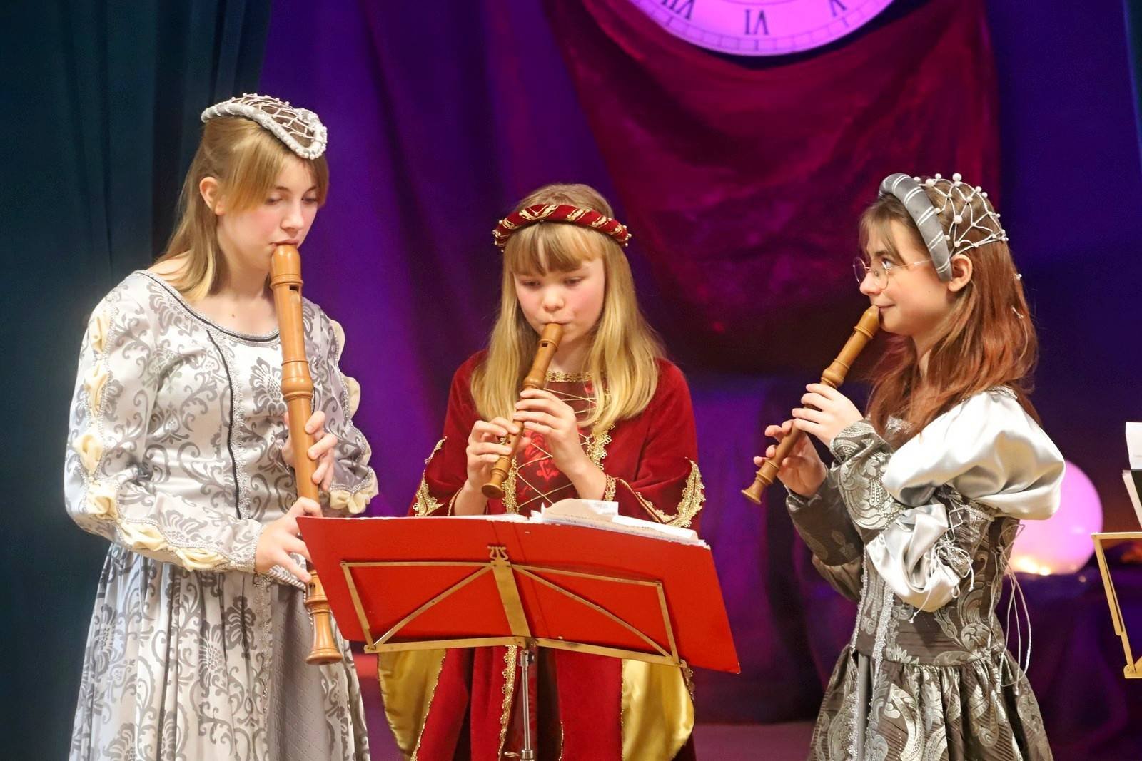 dzieci-zafascynowane-muzyka-dawna-124184